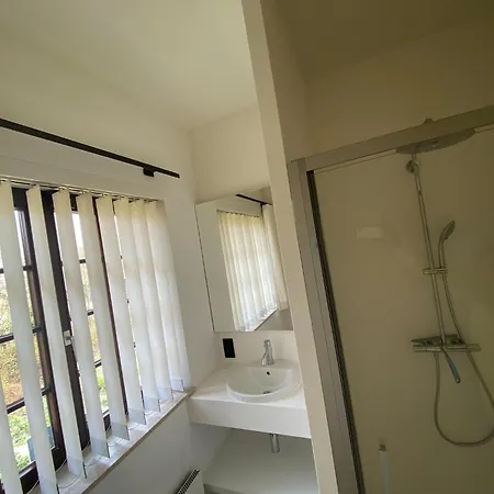 Modern In With Garden Casa de Férias