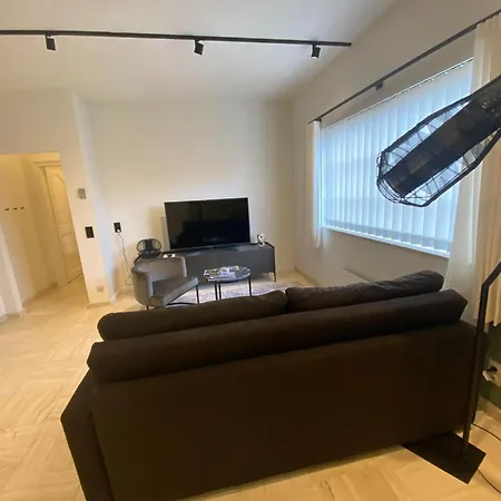 Modern In With Garden Casa de Férias