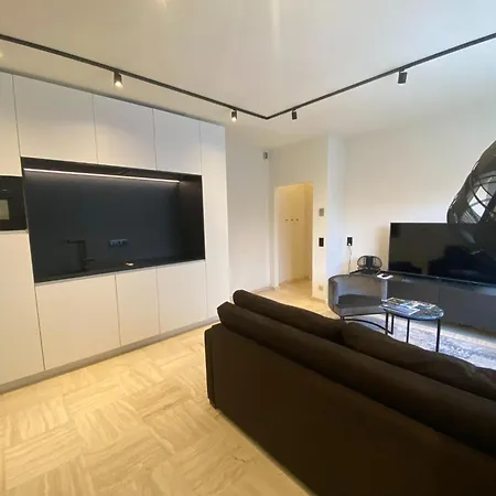Modern In With Garden